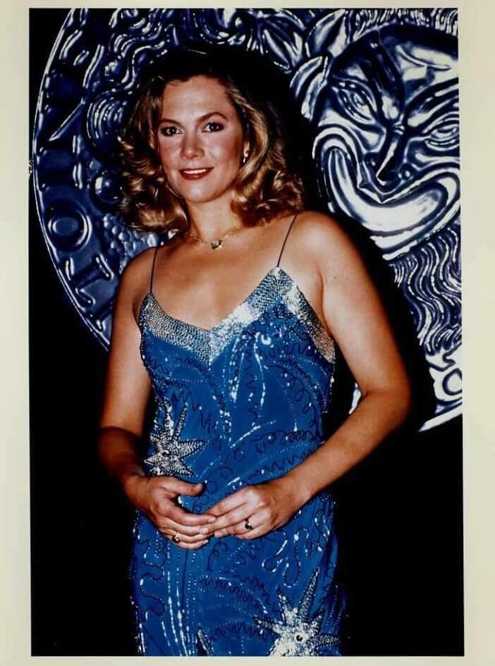 50 Sexy and Hot Kathleen Turner Pictures – Bikini, Ass, Boobs 262