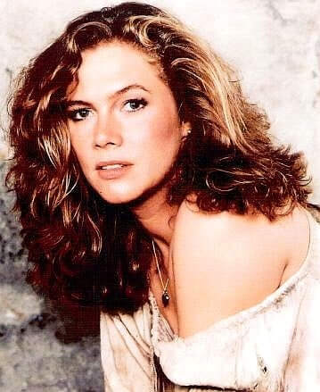50 Sexy and Hot Kathleen Turner Pictures – Bikini, Ass, Boobs 297