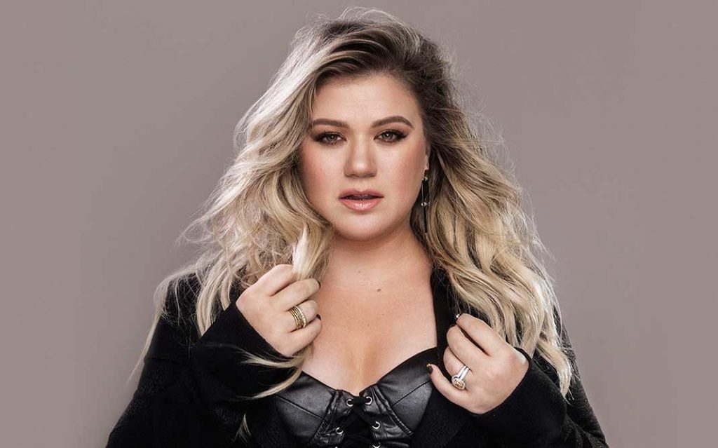 56 Sexy and Hot Kelly Clarkson Pictures – Bikini, Ass, Boobs 145