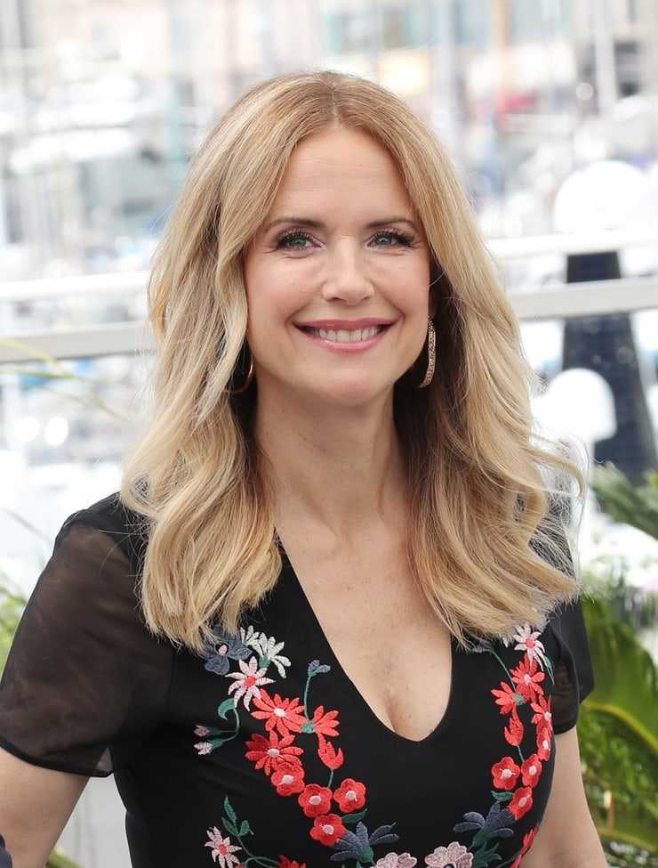 45 Sexy and Hot Kelly Preston Pictures – Bikini, Ass, Boobs 7