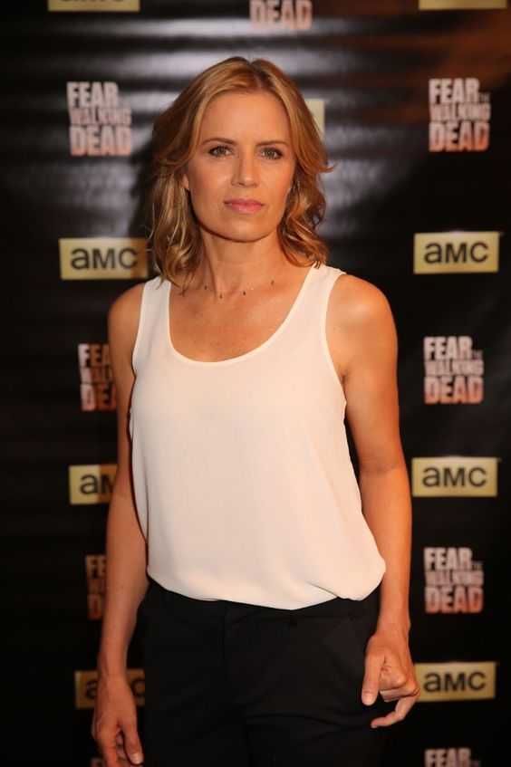 43 Sexy and Hot Kim Dickens Pictures – Bikini, Ass, Boobs 34