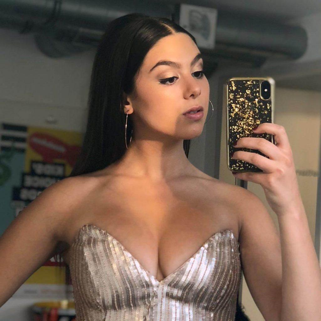49 Kira Kosarin Nude Pictures Are Marvelously Majestic 8