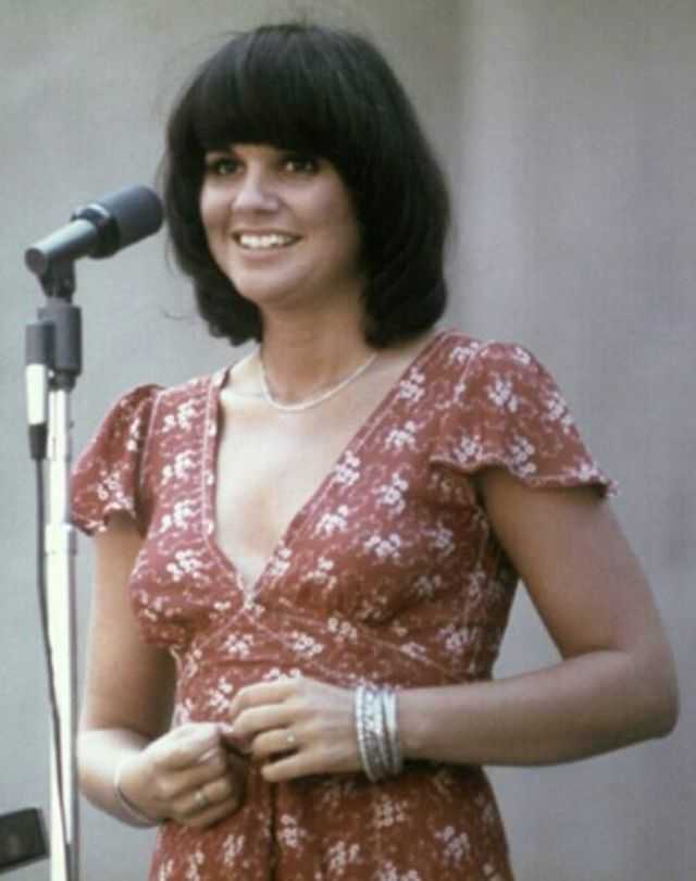 44 Linda Ronstadt Nude Pictures Uncover Her Grandiose And Appealing Body 9