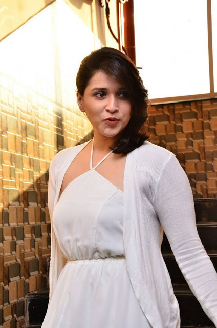 Hot Beauty Mannara Chopra Stills In White Dress 76