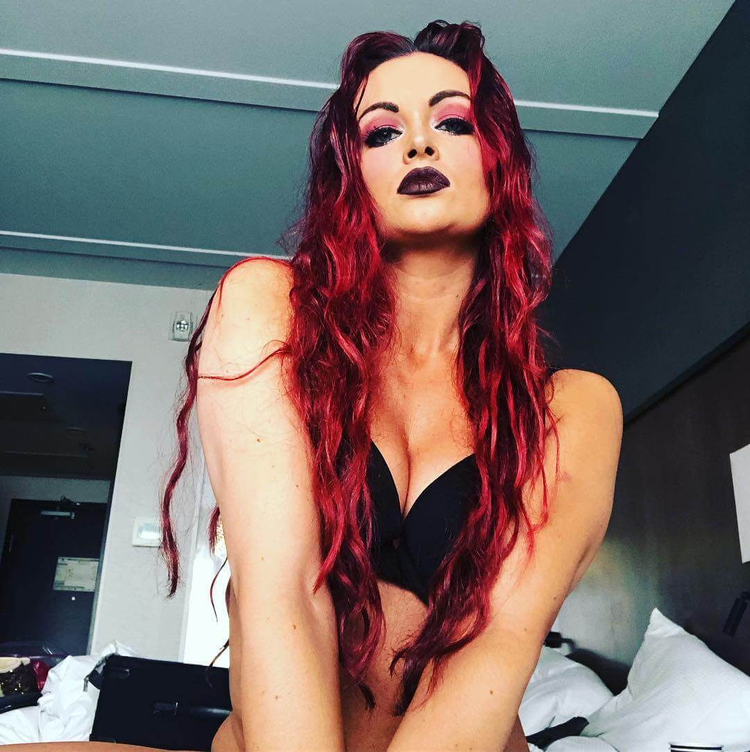 Maria Kanellis cleavage pics