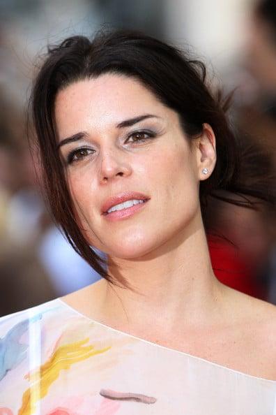 48 Sexy and Hot Neve Campbell Pictures – Bikini, Ass, Boobs 31