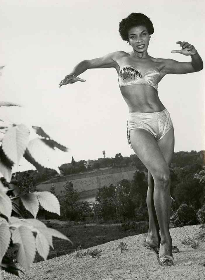 41 Sexy and Hot Nichelle Nichols Pictures – Bikini, Ass, Boobs 20