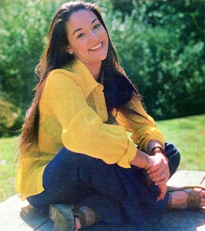 41 Olivia Hussey Nude Pictures That Are Appealingly Attractive 24