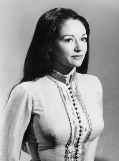 41 Olivia Hussey Nude Pictures That Are Appealingly Attractive 13