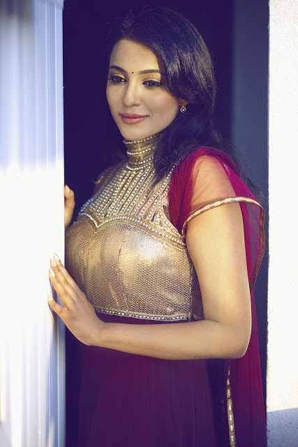 Tamil Actress Parvathy Nair Latest Image Gallery 4