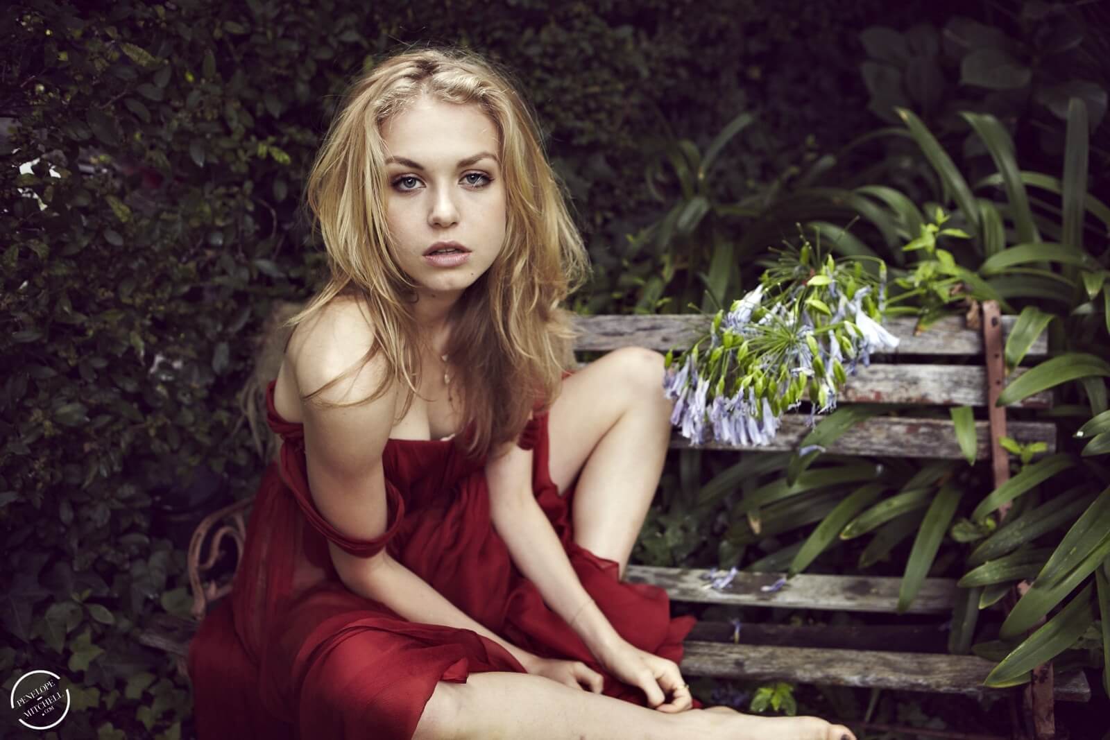 49 Penelope Mitchell Nude Pictures Uncover Her Grandiose And Appealing Body 16
