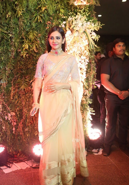 Rakul Preet Latest Cute Saree Stills at Wedding Reception Photos 55