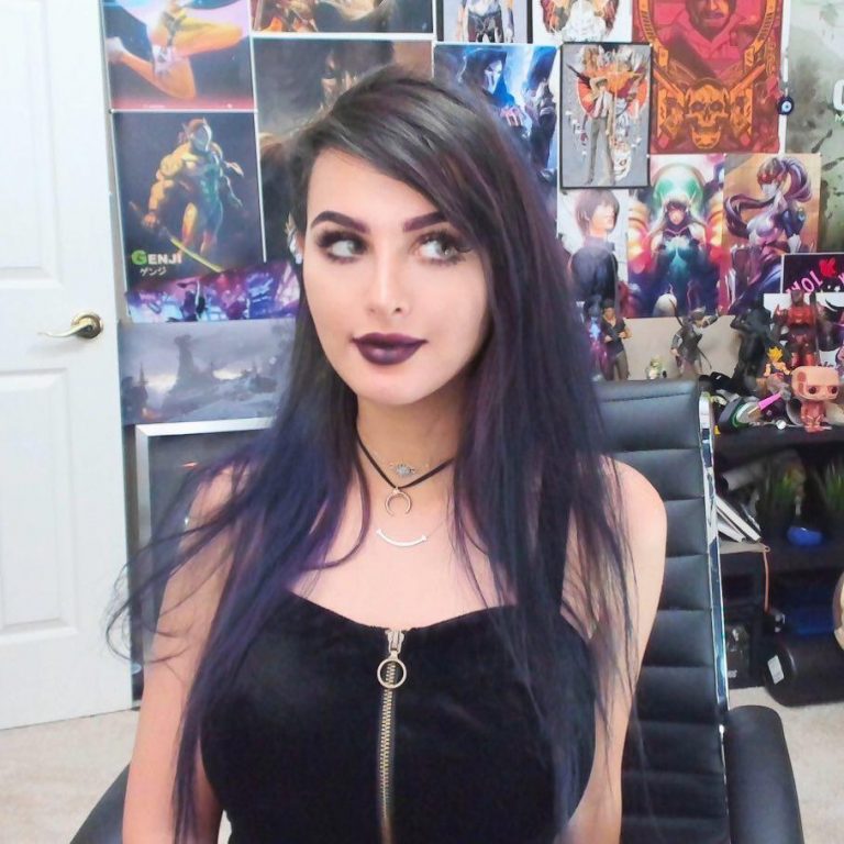 49 SSSniperWolf Nude Pictures Show Off Her Dashing Diva Like Looks 15