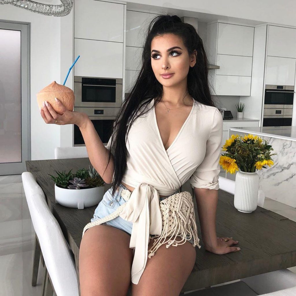 49 SSSniperWolf Nude Pictures Show Off Her Dashing Diva Like Looks 16