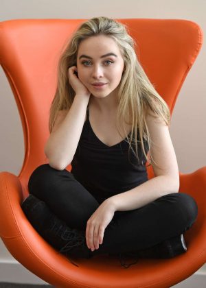 61 Hottest Sabrina Carpenter Big Butt Pictures Will Make You Want To Jump Into Bed With Her 16