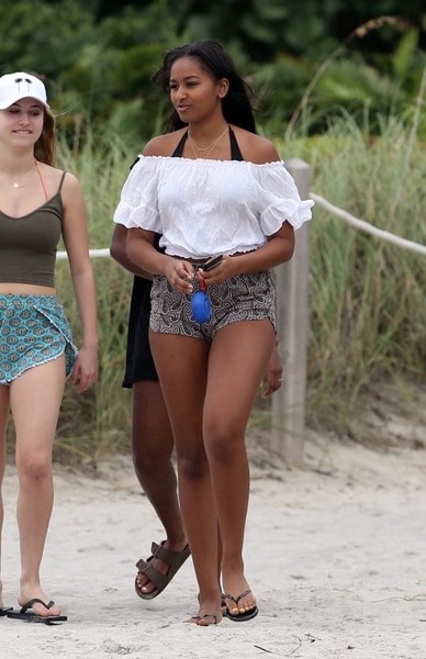Obamas Daughters Tits