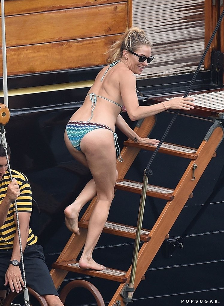42 Sexy and Hot Sienna Miller Pictures – Bikini, Ass, Boobs 21