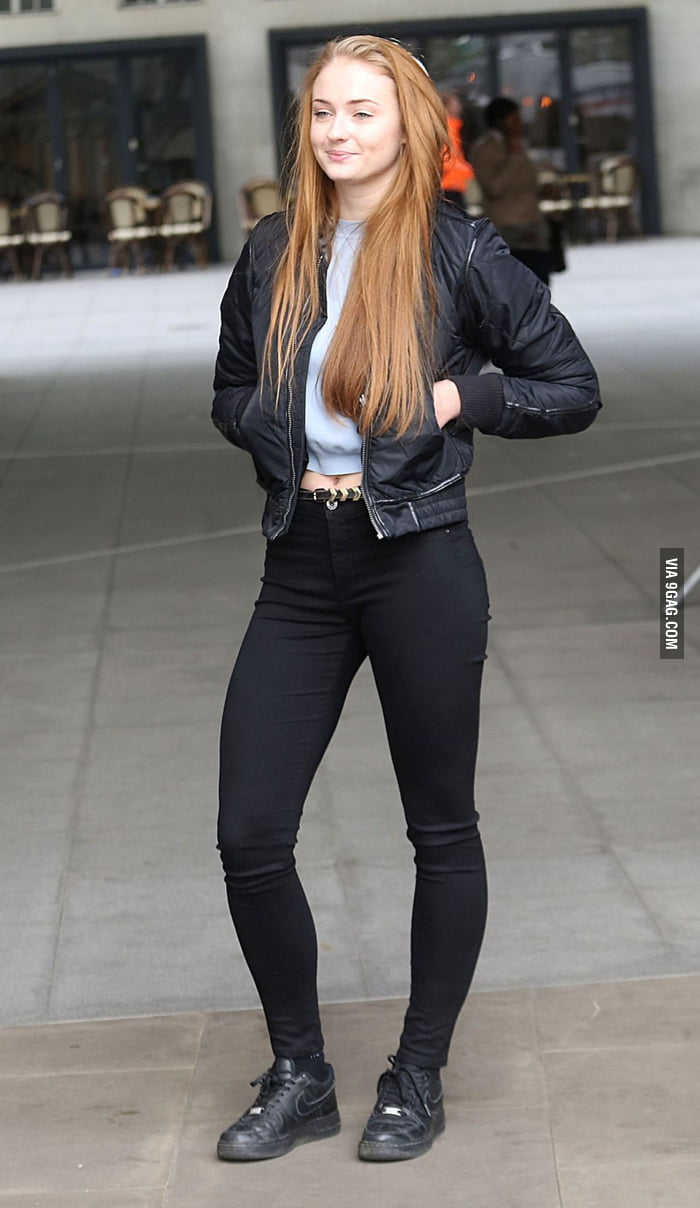 Sophie Turner Tight Jeans