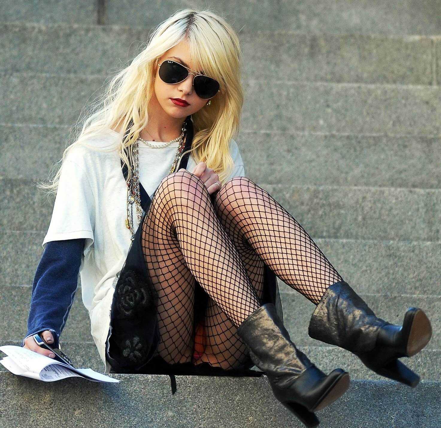 49 Taylor Momsen Nude Pictures Will Make You Crave For More 50