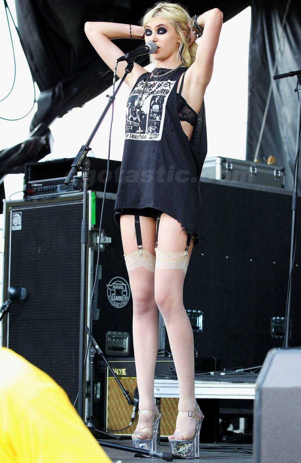 49 Taylor Momsen Nude Pictures Will Make You Crave For More 34