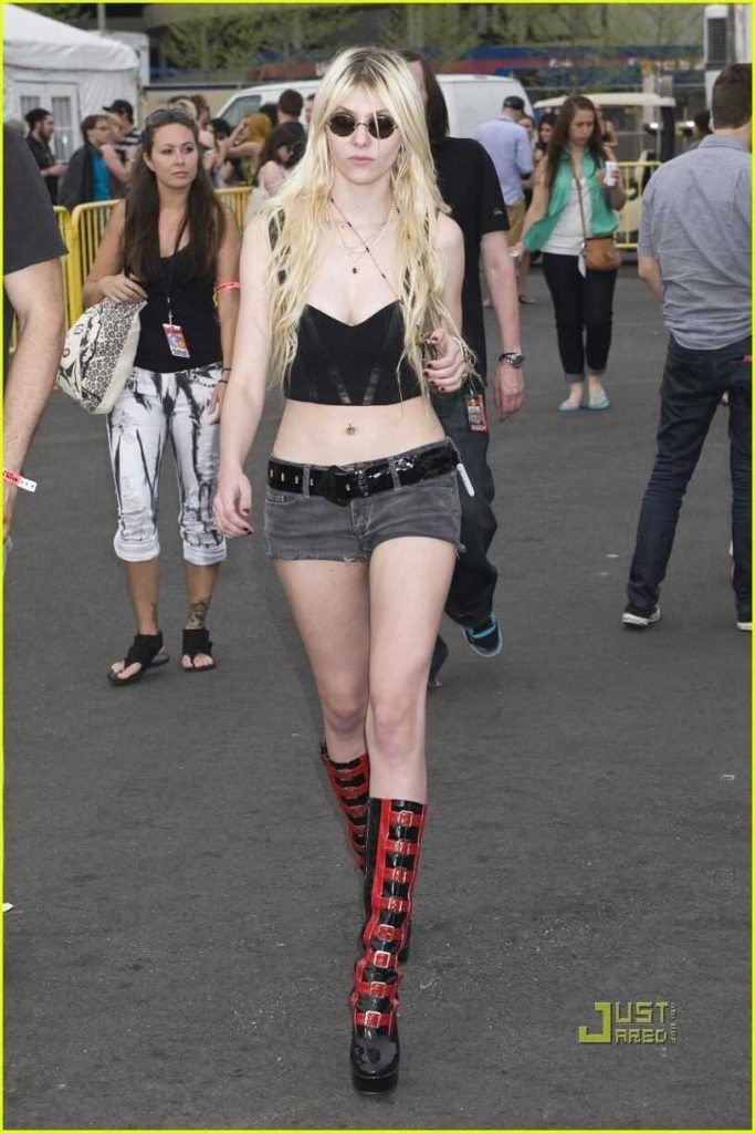 49 Taylor Momsen Nude Pictures Will Make You Crave For More 23
