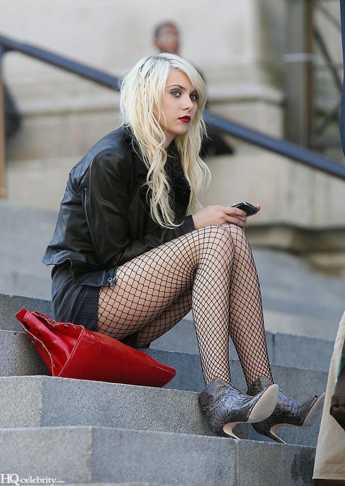 49 Taylor Momsen Nude Pictures Will Make You Crave For More 20