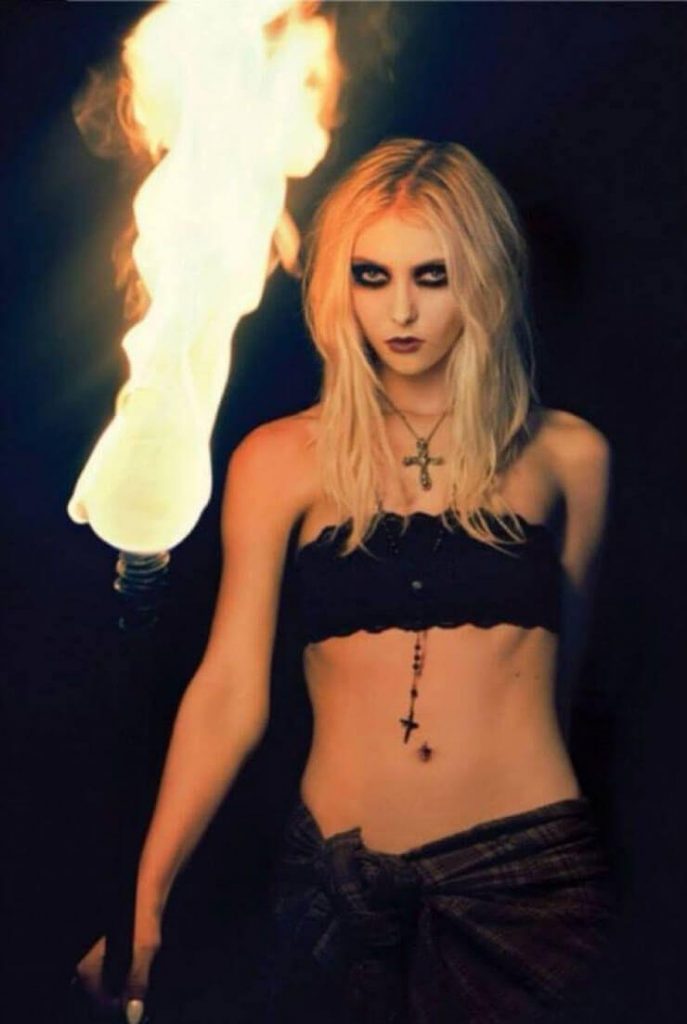 49 Taylor Momsen Nude Pictures Will Make You Crave For More 12