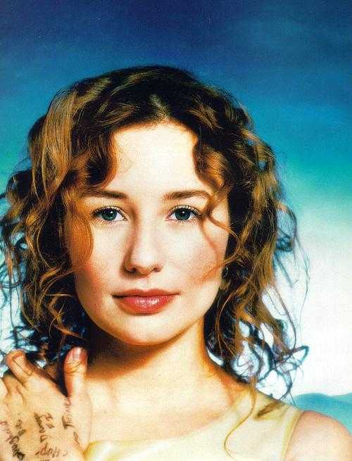 40 Tori Amos Nude Pictures That Make Her A Symbol Of Greatness 25