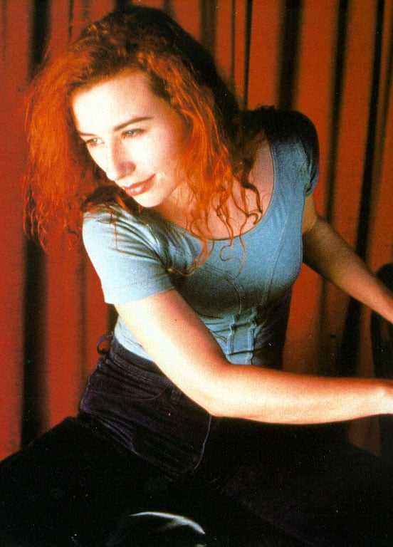 40 Tori Amos Nude Pictures That Make Her A Symbol Of Greatness 35