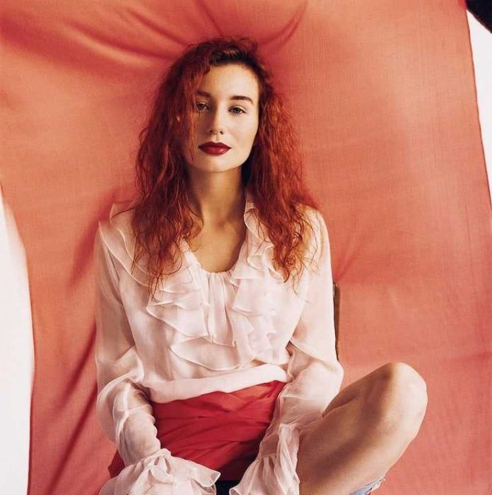 40 Tori Amos Nude Pictures That Make Her A Symbol Of Greatness 2