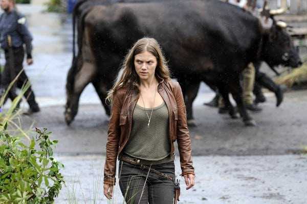 60+ Hottest Tracy Spiridakos Big Boobs Pictures Which Will Make You Swelter All Over 31