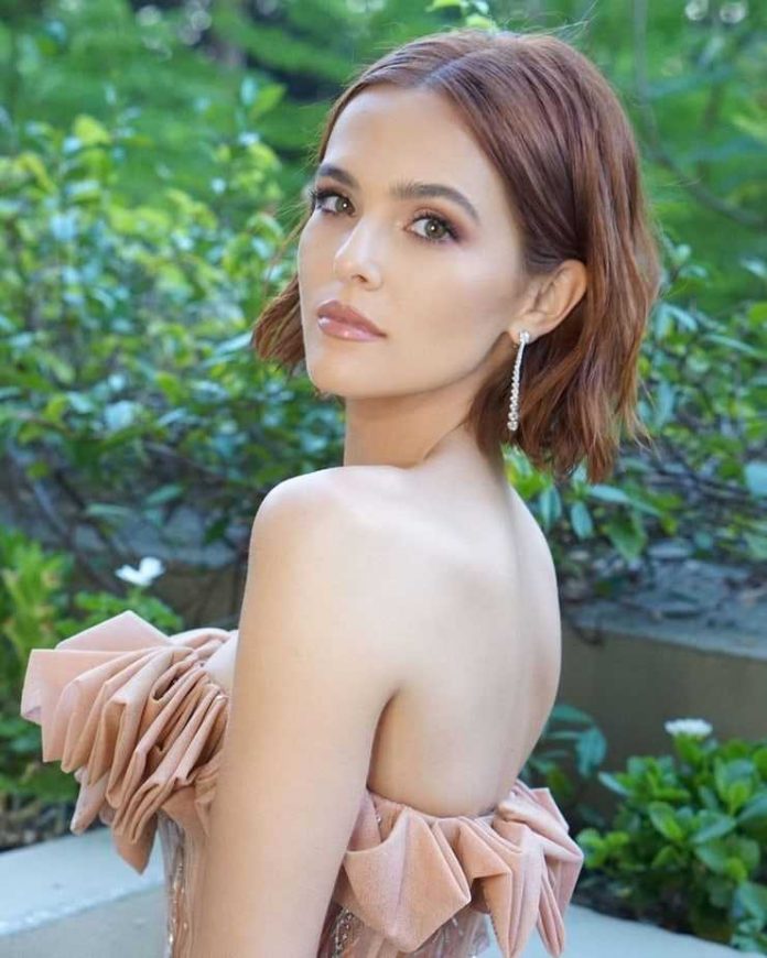 49 Zoey Deutch Nude Pictures That Are Erotically Stimulating 30