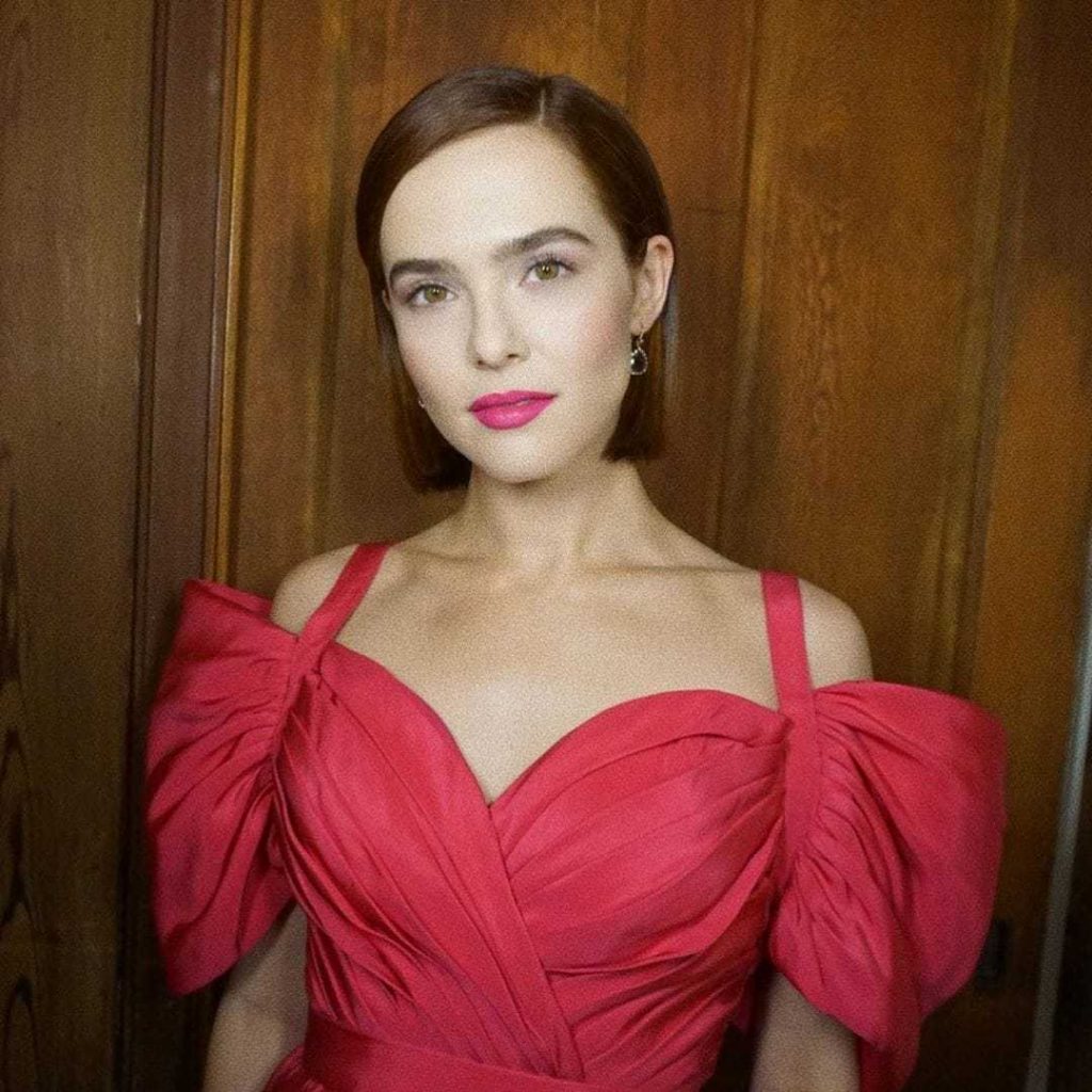 49 Zoey Deutch Nude Pictures That Are Erotically Stimulating 136