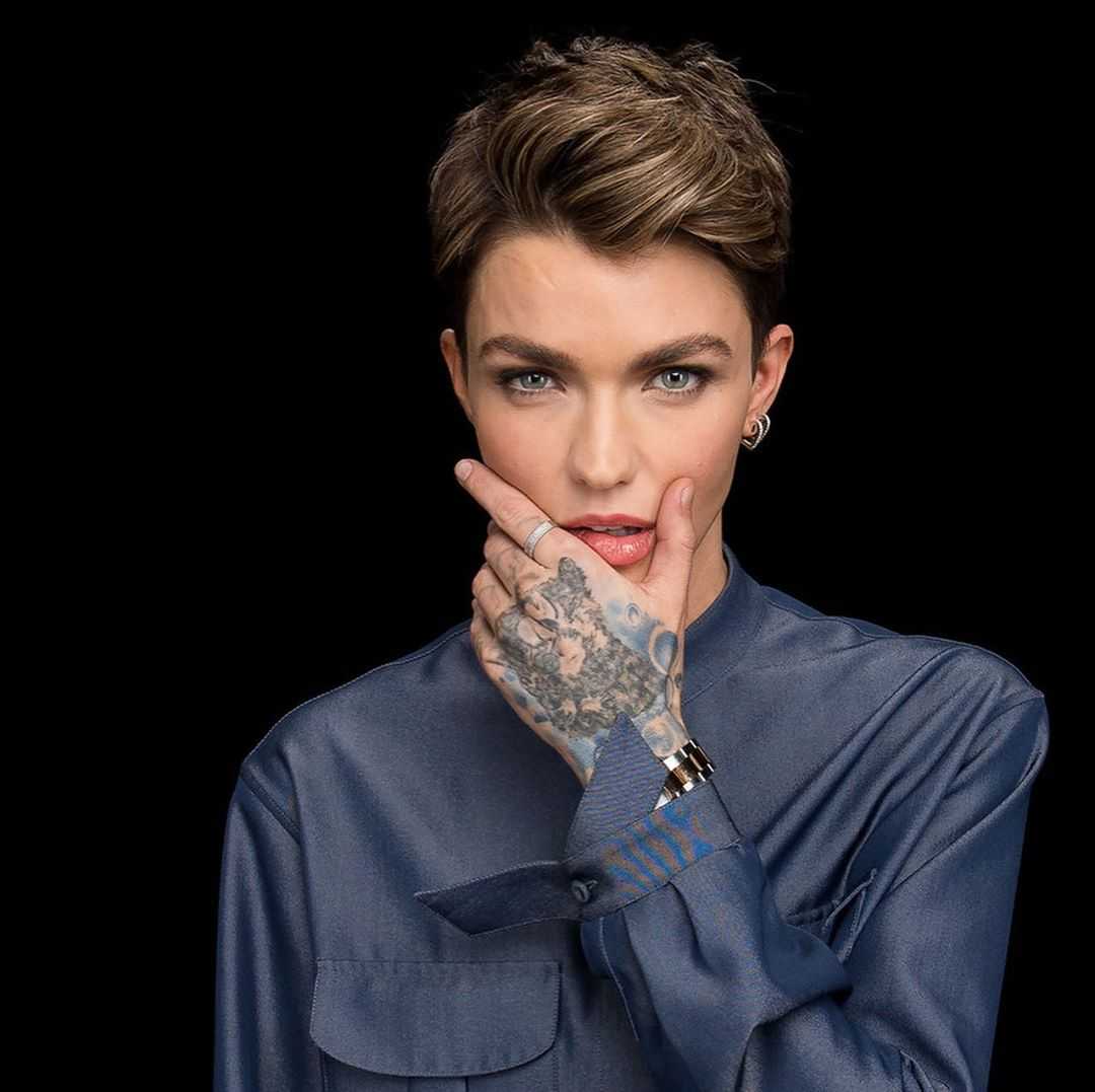 70+ Hot Pictures Of Ruby Rose – Batgirl In Arrowverse And Orange Is The New Black Star. 24