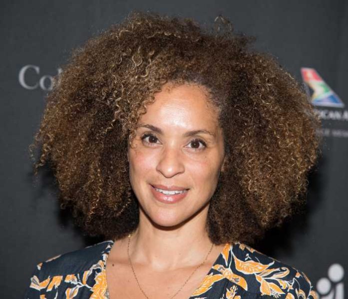40 Karyn Parsons Nude Pictures Flaunt Her Diva Like Looks 5