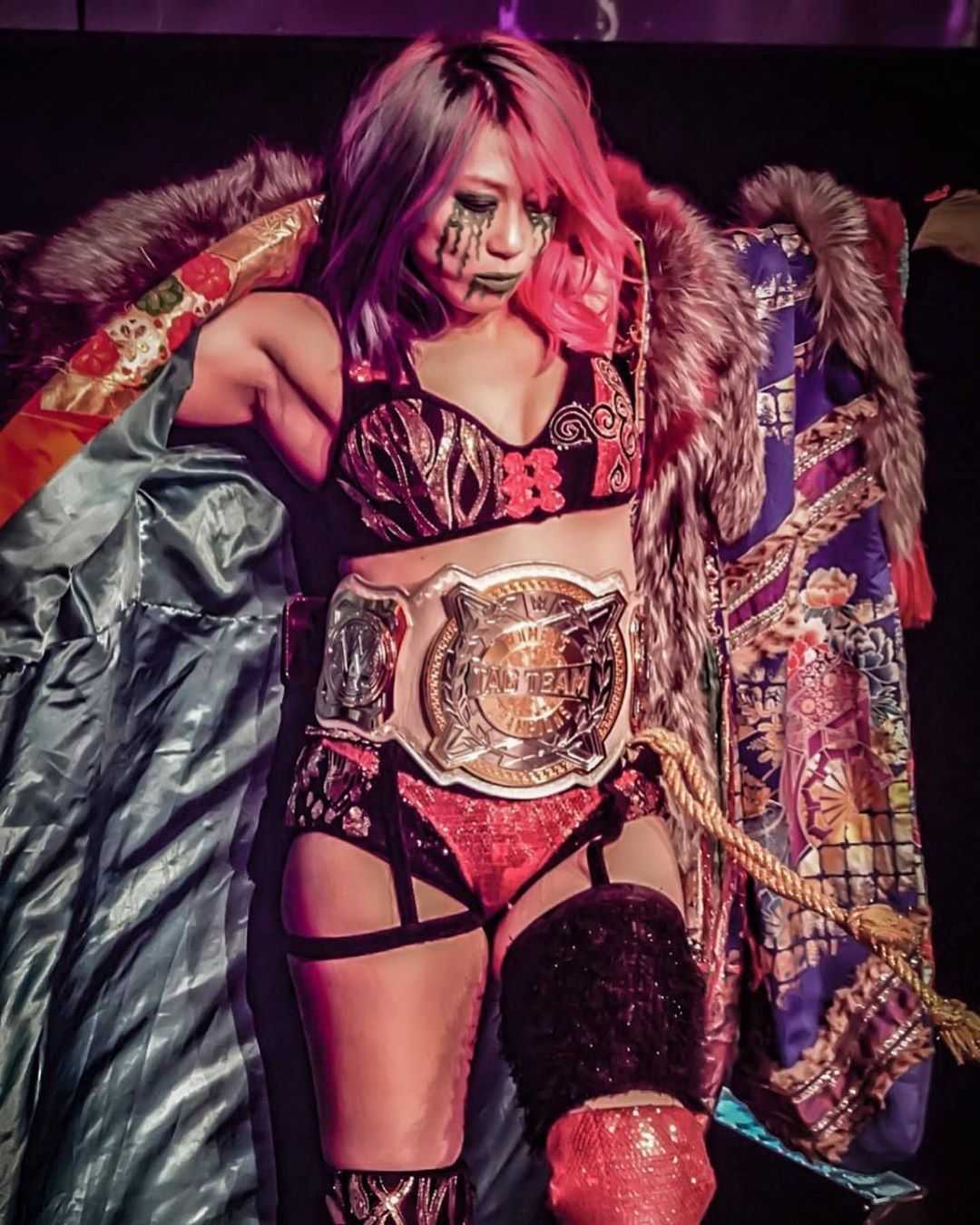 70+ Hot Pictures Of Asuka WWE Diva Unveil Her Fit Sexy Body 18