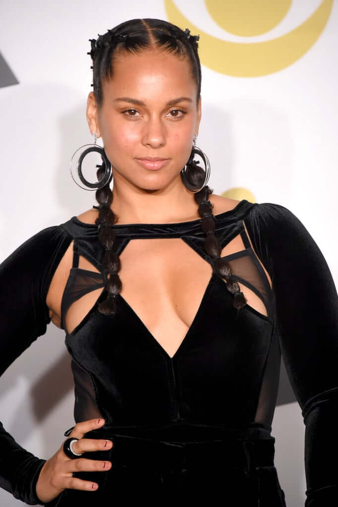 49 Sexy and Hot Alicia Keys Pictures – Bikini, Ass, Boobs 35