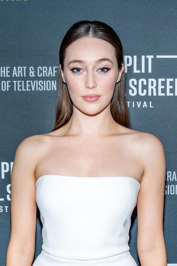 60+ Sexy Alycia Debnam-Carey Boobs Pictures Would Make You Want Her Right Now 13