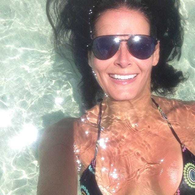 45 Sexy and Hot Angie Harmon Pictures – Bikini, Ass, Boobs 9