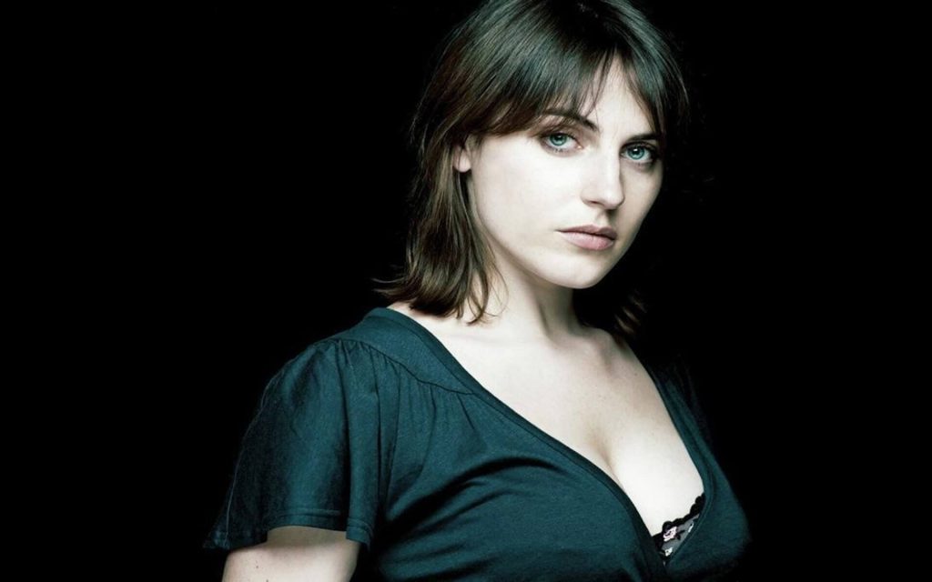 45 Sexy and Hot Antje Traue Pictures – Bikini, Ass, Boobs 17
