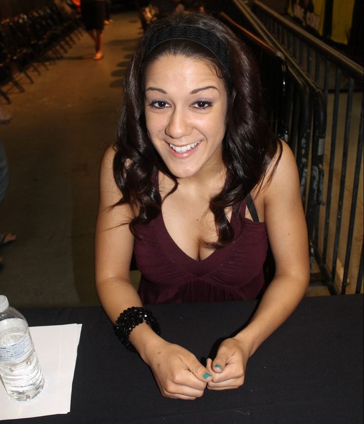 bayley hot cleavage (4)
