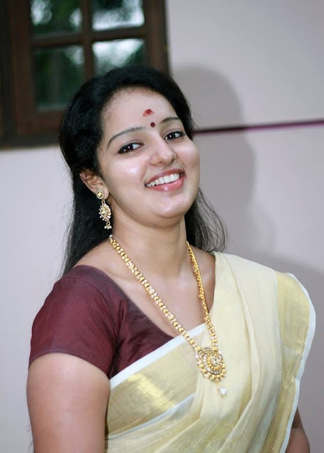 Malayalam Actress Malvika Manmohan New Image Gallery 6
