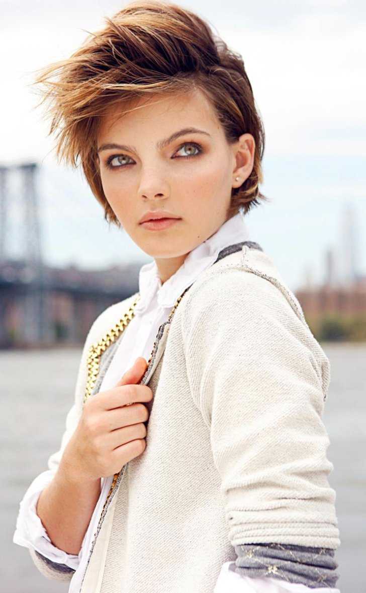 61 Hottest Camren Bicondova Big Butt Pictures Will Hypnotize You With Her Exquisite Body 11