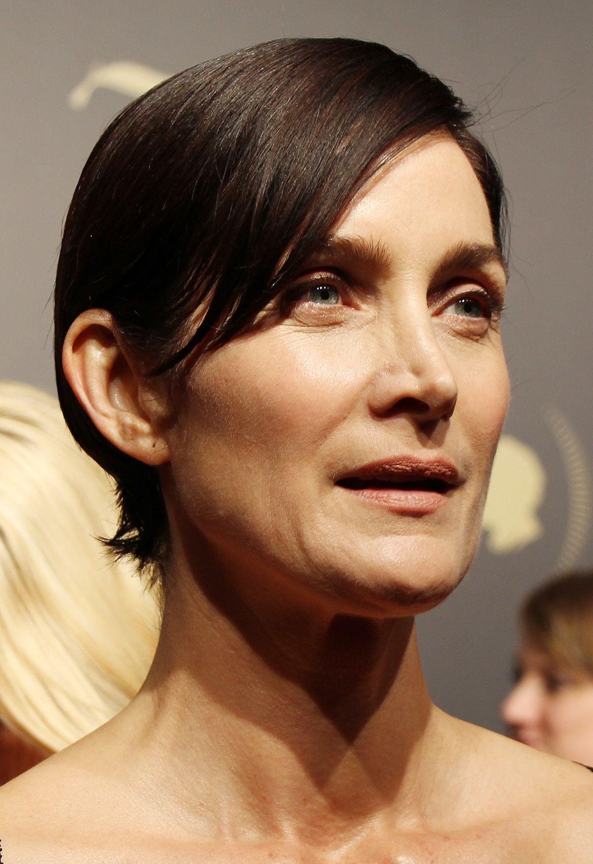 60+ Hottest Carrie-Anne Moss Boobs Pictures Will Make You Fall In Love Like Crazy 184