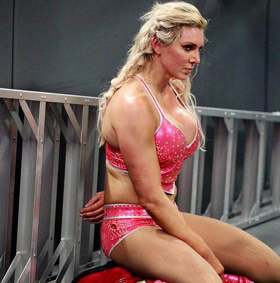 charlotte flair sexy thighs