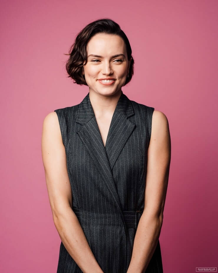 60+ Sexy Daisy Ridley Boobs Pictures Will Bring A Big Smile On Your Face 18