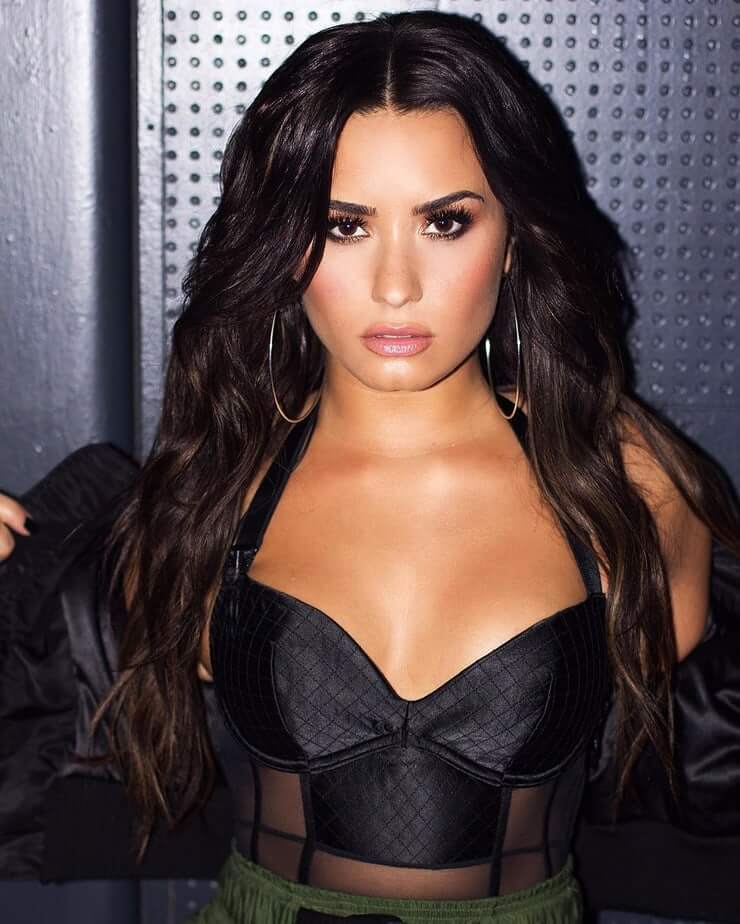 61 Hottest Demi Lovato Big Butt Pictures Which Are Sure To Hypnotize You 4