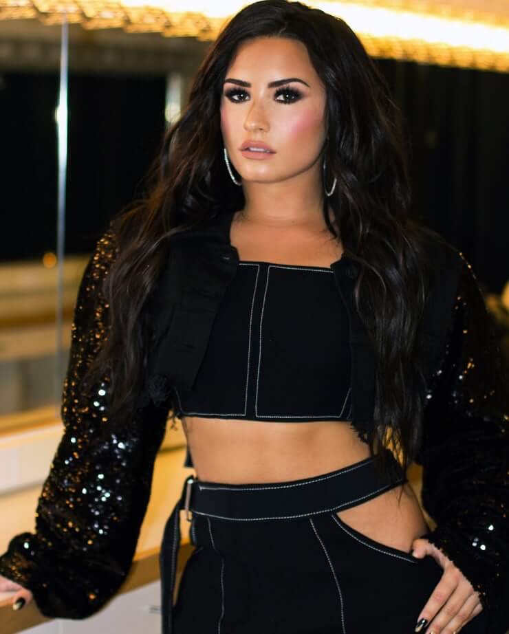 61 Hottest Demi Lovato Big Butt Pictures Which Are Sure To Hypnotize You 5