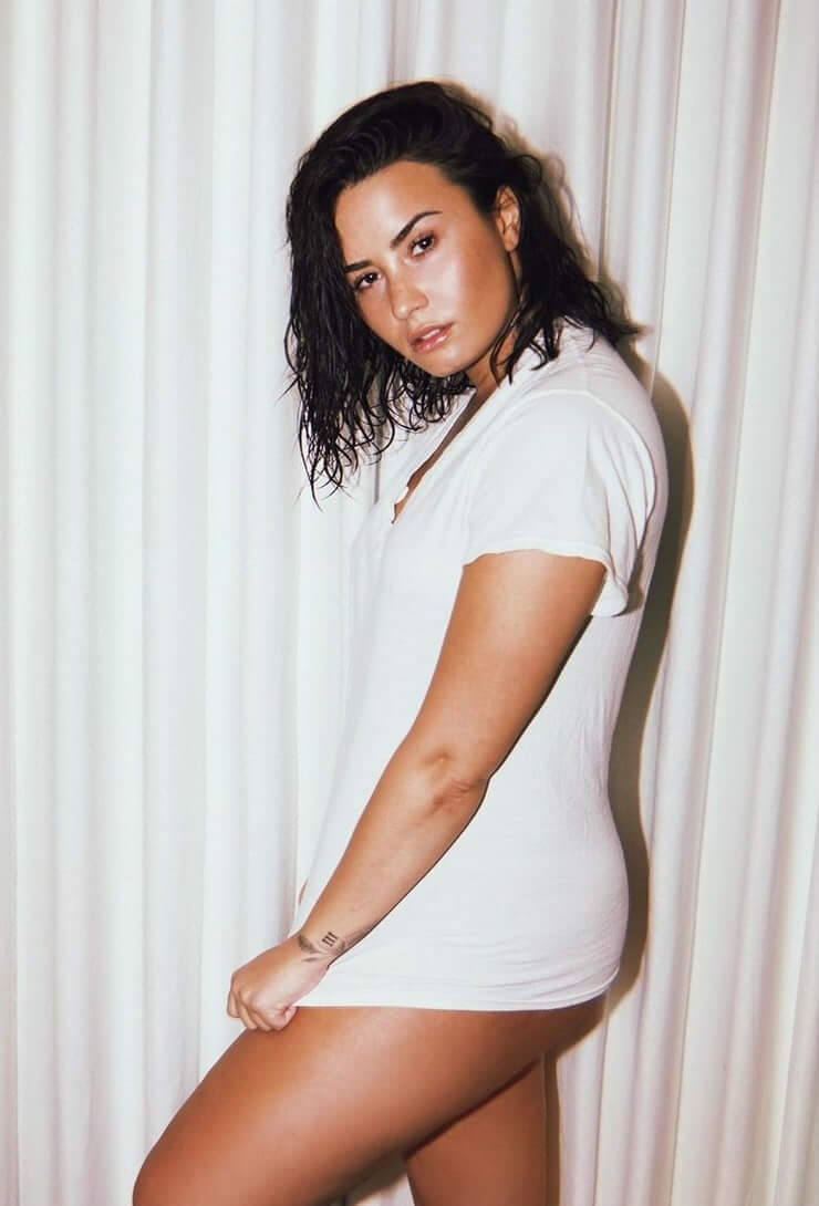 61 Hottest Demi Lovato Big Butt Pictures Which Are Sure To Hypnotize You 12