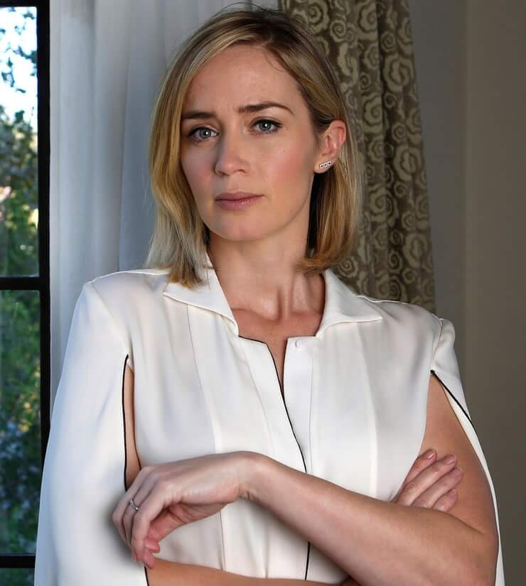 70+ Hot Pictures Of Emily Blunt Will Blow Your Minds 21